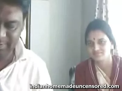 গরম স্ত্রী সেক্স ভিডিও বাংলা সেক্স ভিডিও তার স্বামীকে অবাক করে